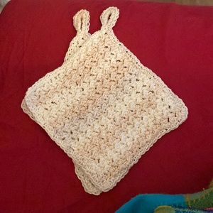 2 crochet washcloths